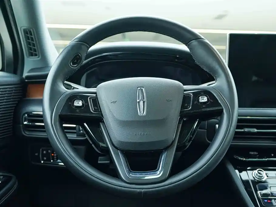 Lincoln Corsair 2020 — фото 16