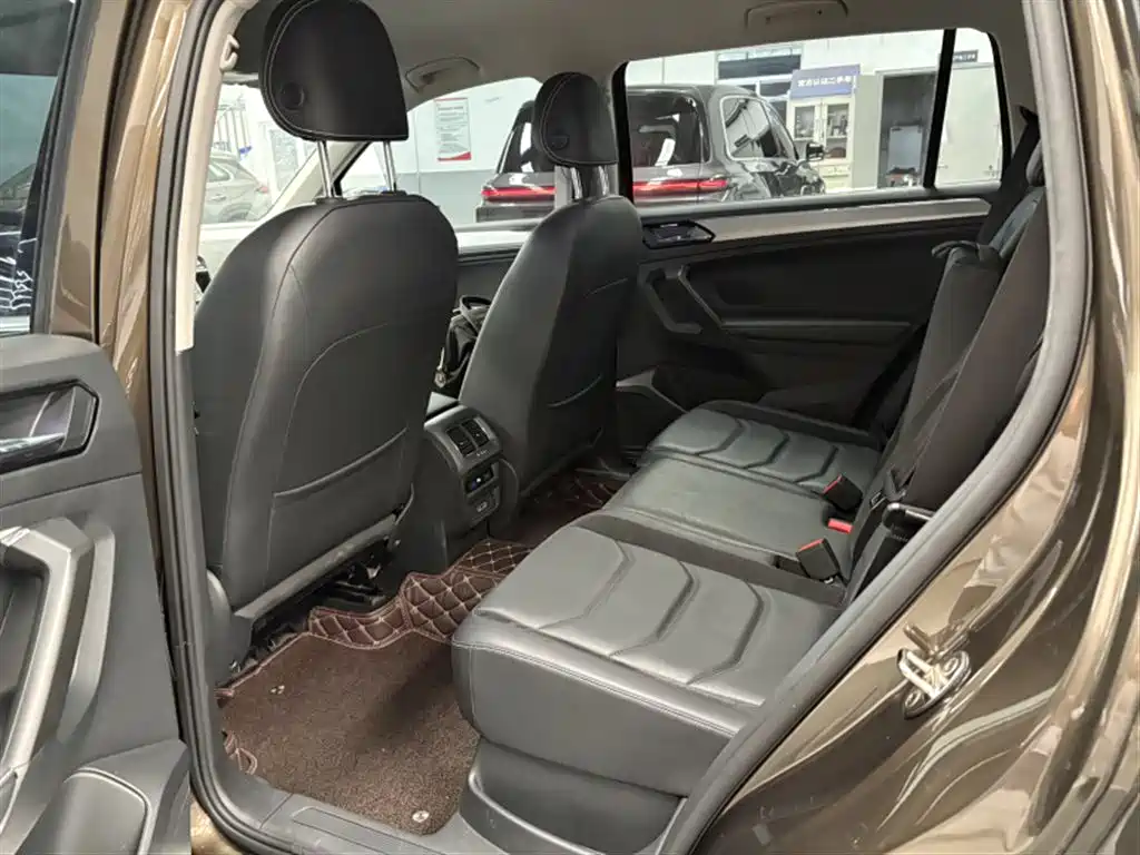 Volkswagen Tiguan L 2017 — фото 6