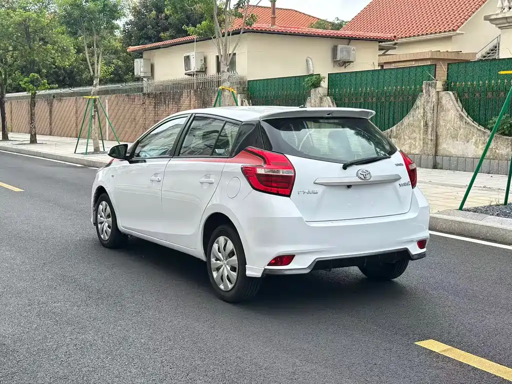 Toyota Yaris L 2018 — фото 6