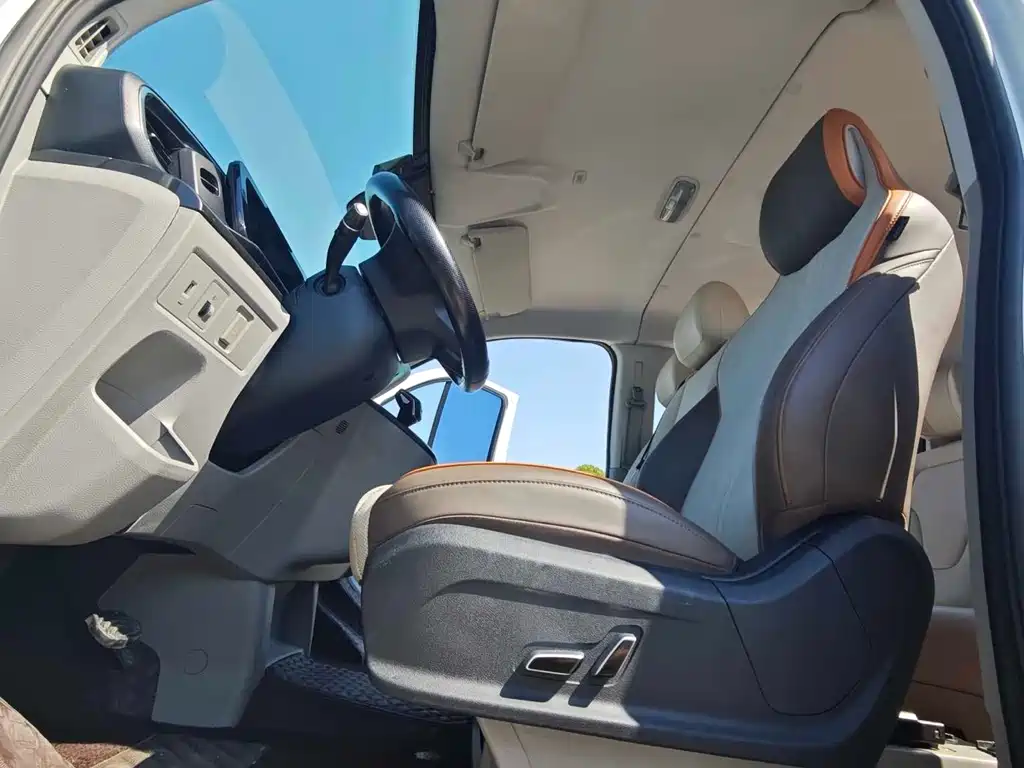 Ford Transit 2023 — фото 11