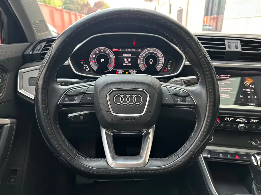 Audi Q3 2022 — фото 8