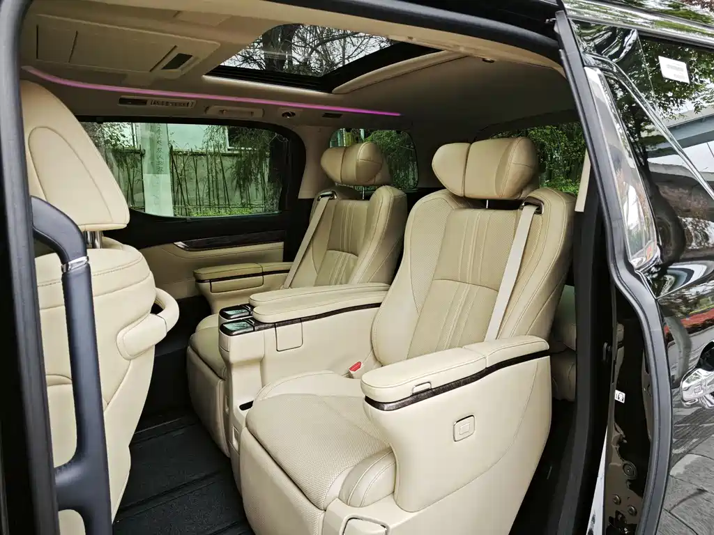 Toyota Vellfire 2023