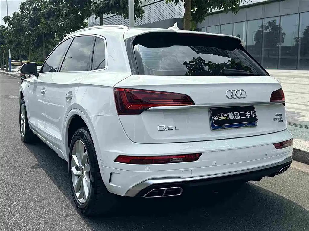 Audi Q5L 2021 — фото 9