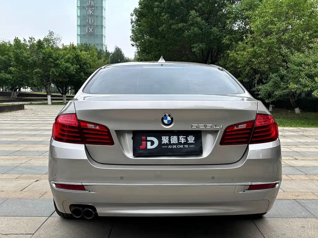 BMW 5 Series 2014 — фото 10