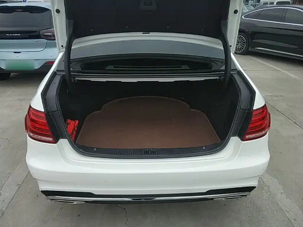 Mercedes-Benz E-Class 2014 — фото 19
