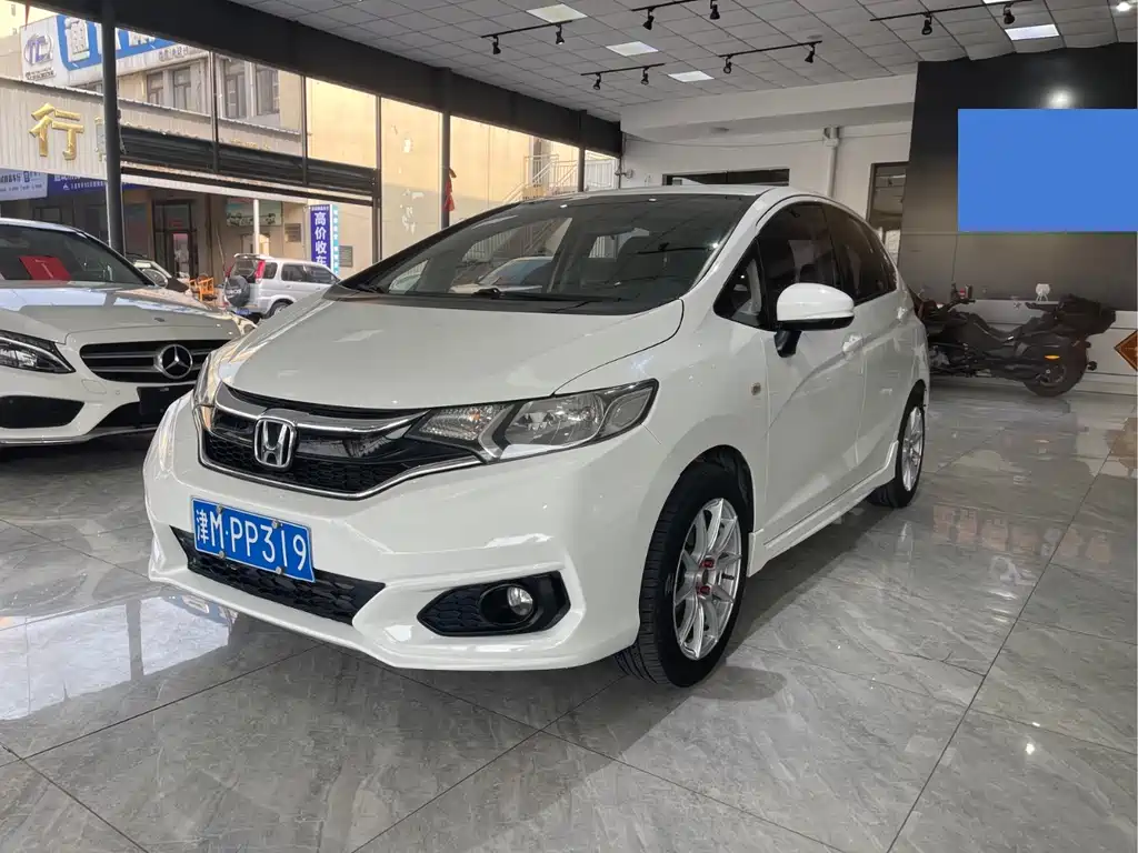 Honda Fit 2018 — фото 1