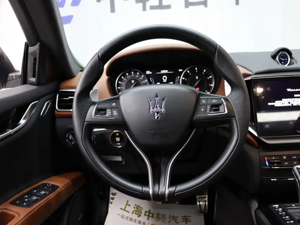 Maserati Ghibli 2023 — фото 13