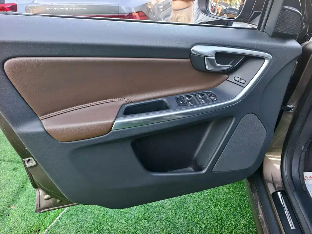 Volvo XC60 2015 — фото 10