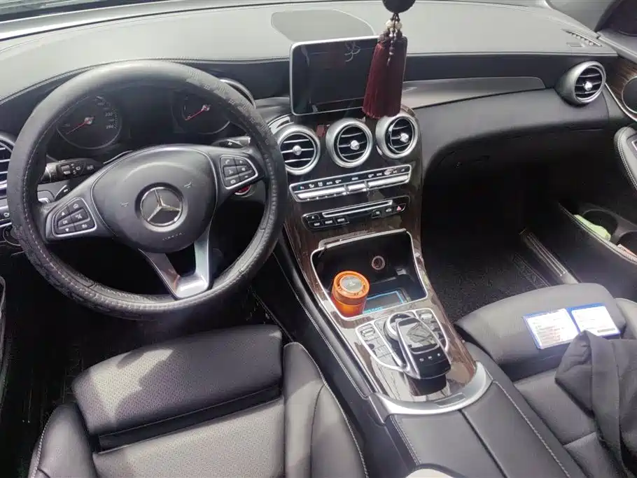 Mercedes-Benz GLC 2018 — фото 12