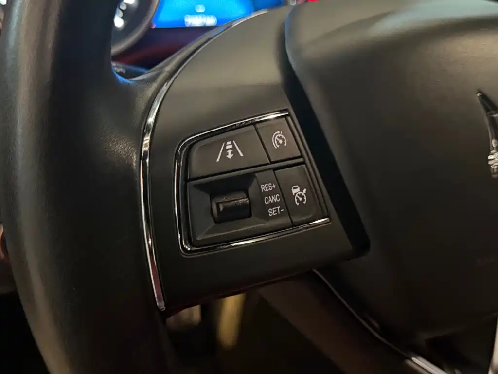 Maserati Ghibli 2017 — фото 18