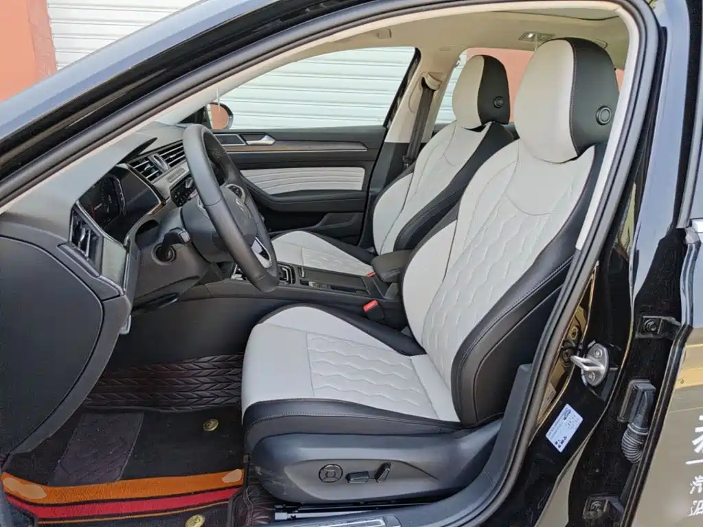 Volkswagen Magotan 2025 — фото 11