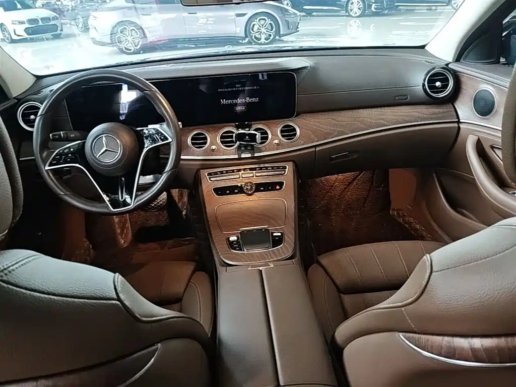 Mercedes-Benz E-Class 2022 — фото 10