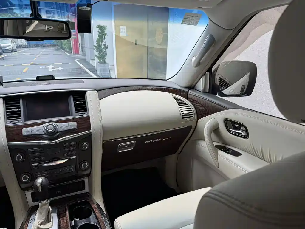 Nissan Patrol 2018 — фото 17