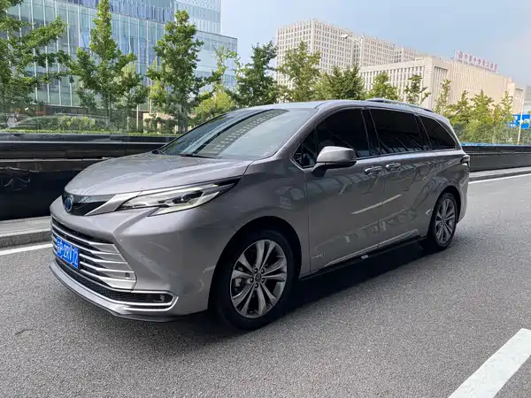 Toyota Sienna 2024