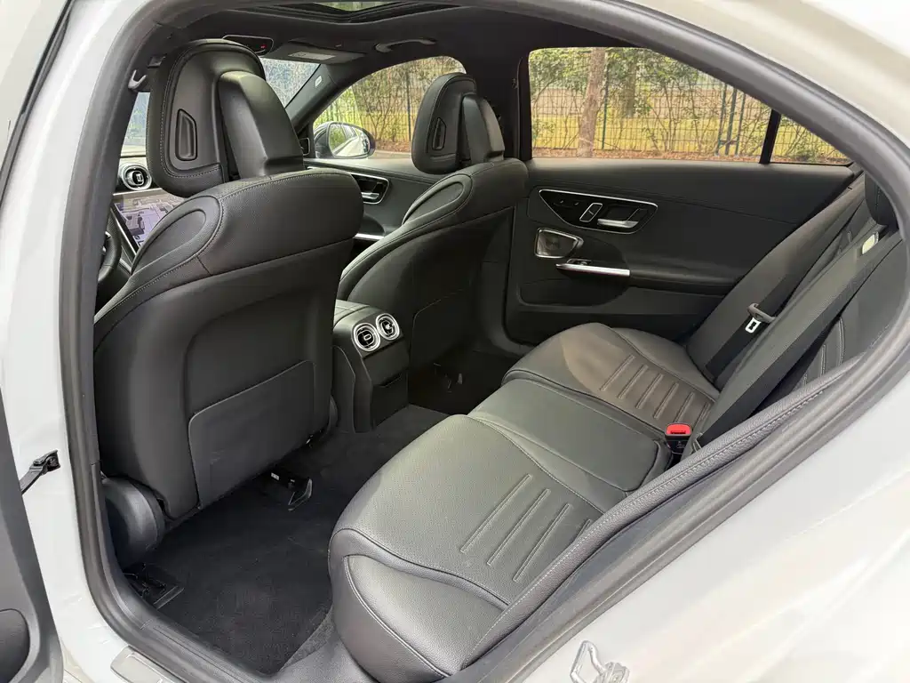 Mercedes-Benz C-Class 2023 — фото 19