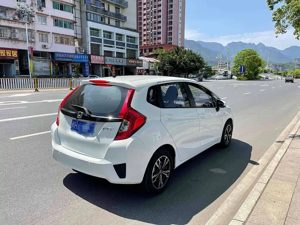 Honda Fit 2017 — фото 4