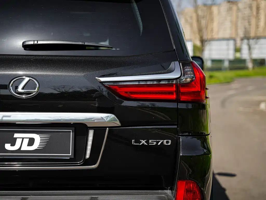 Lexus LX 2022 — фото 36