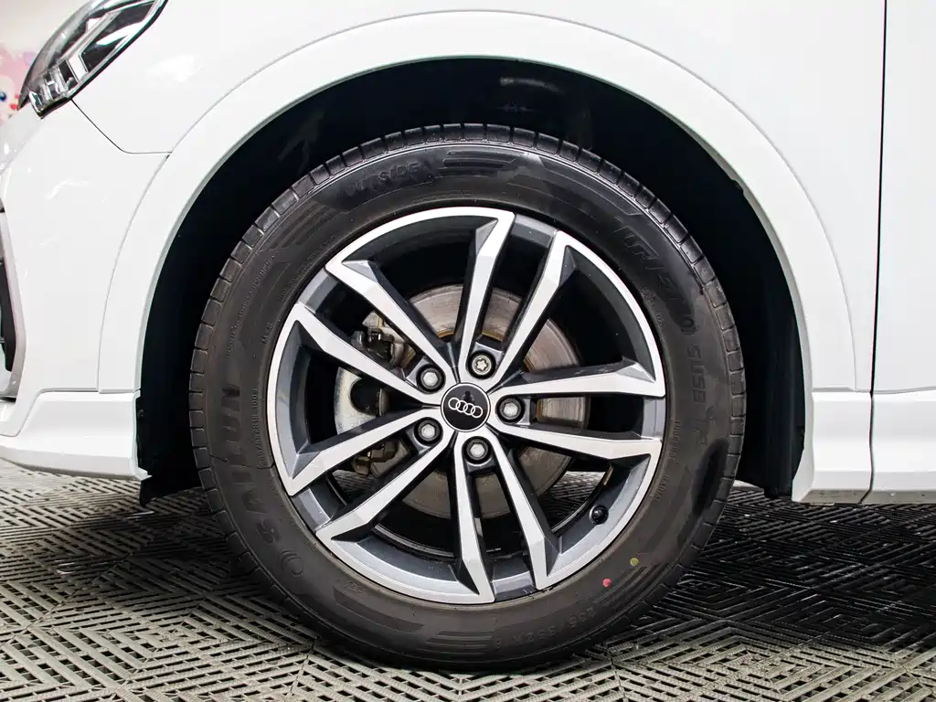 Audi Q3 2023 — фото 19