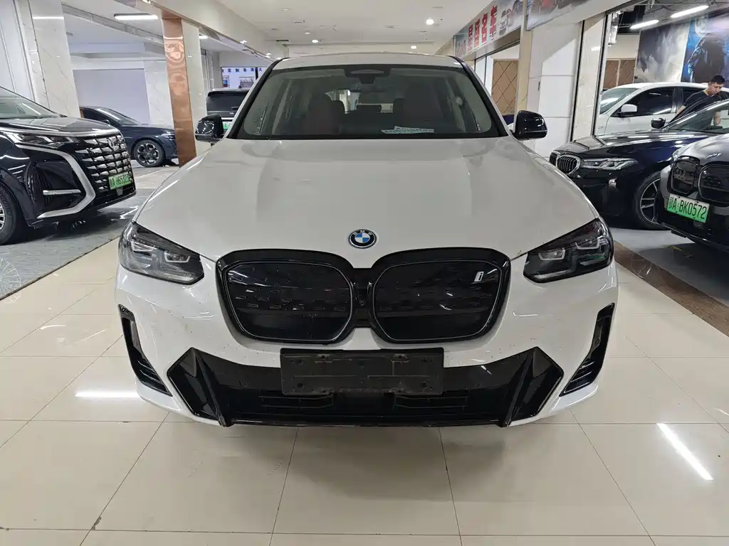 BMW iX3 2023 — фото 11