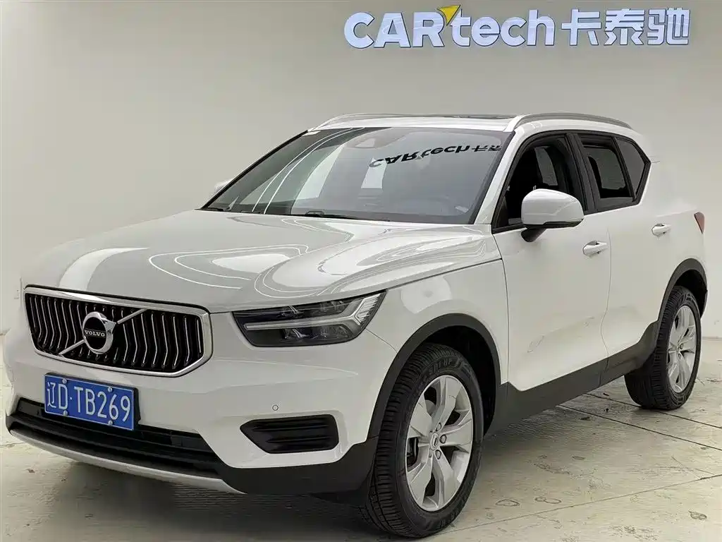 Volvo XC40 2019 — фото 2