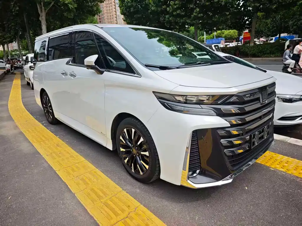 Toyota Vellfire 2025 — фото 3