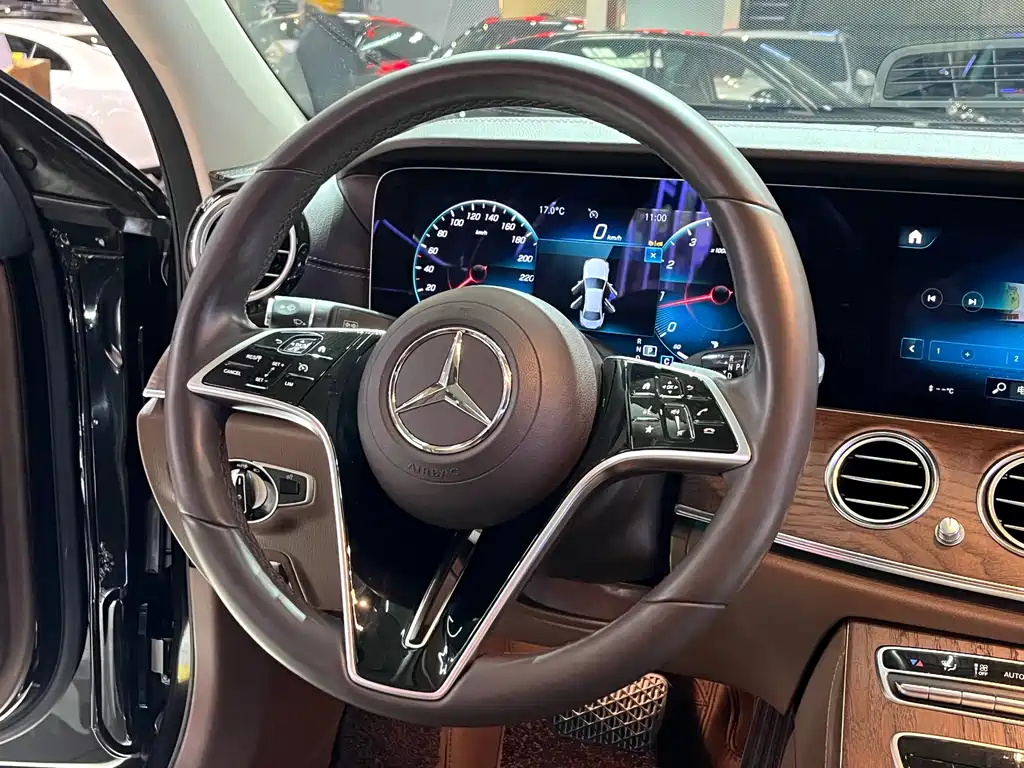 Mercedes-Benz E-Class 2022 — фото 19