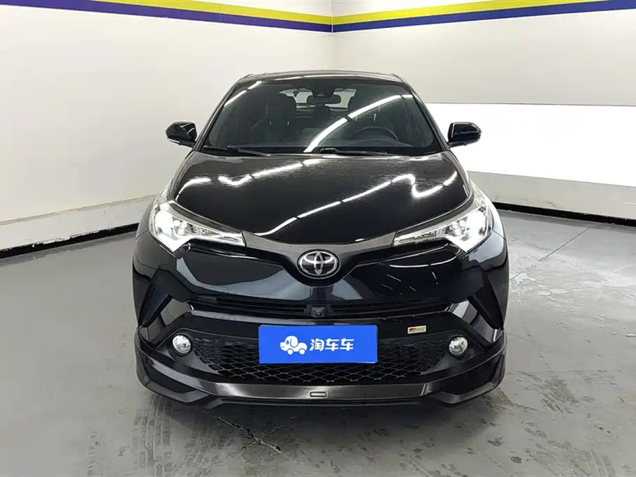 Toyota C-HR 2020 — фото 2