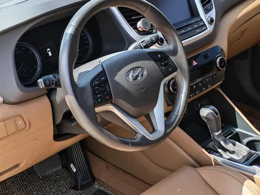 Hyundai Tucson 2016 — фото 13