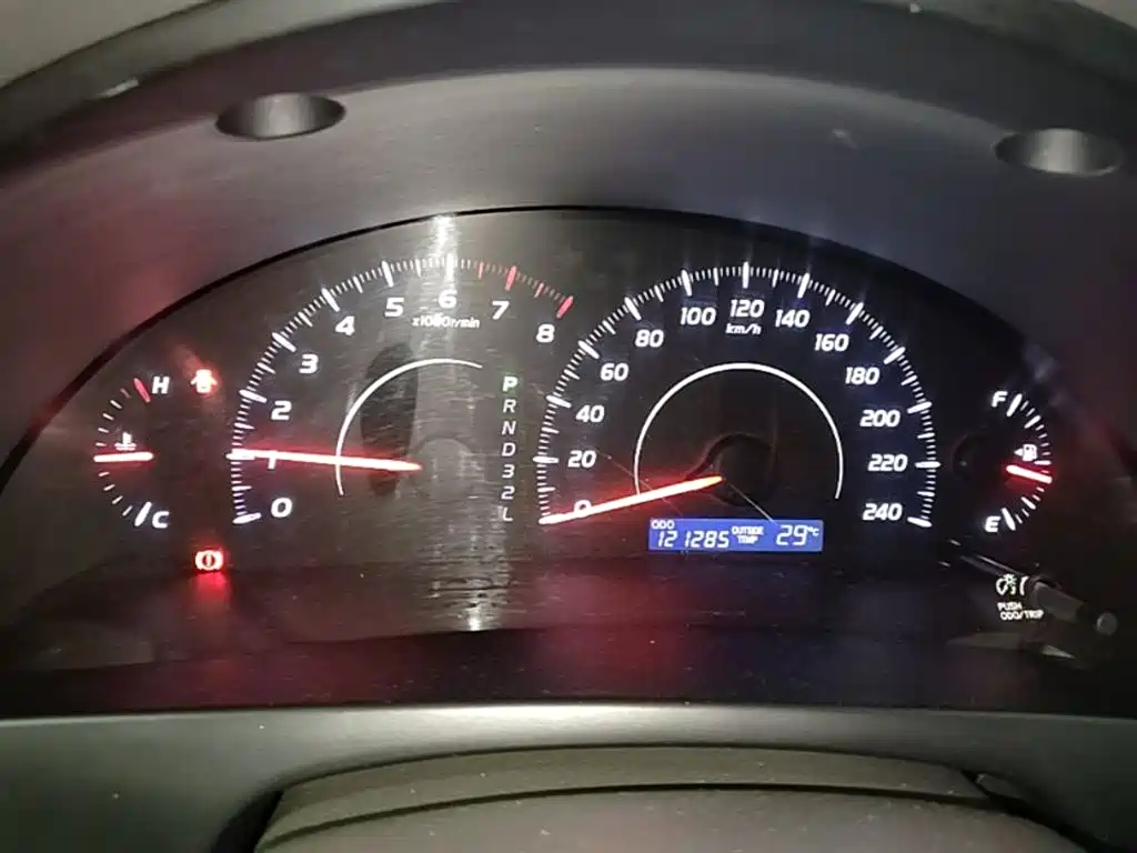Toyota Camry 2014 — фото 12