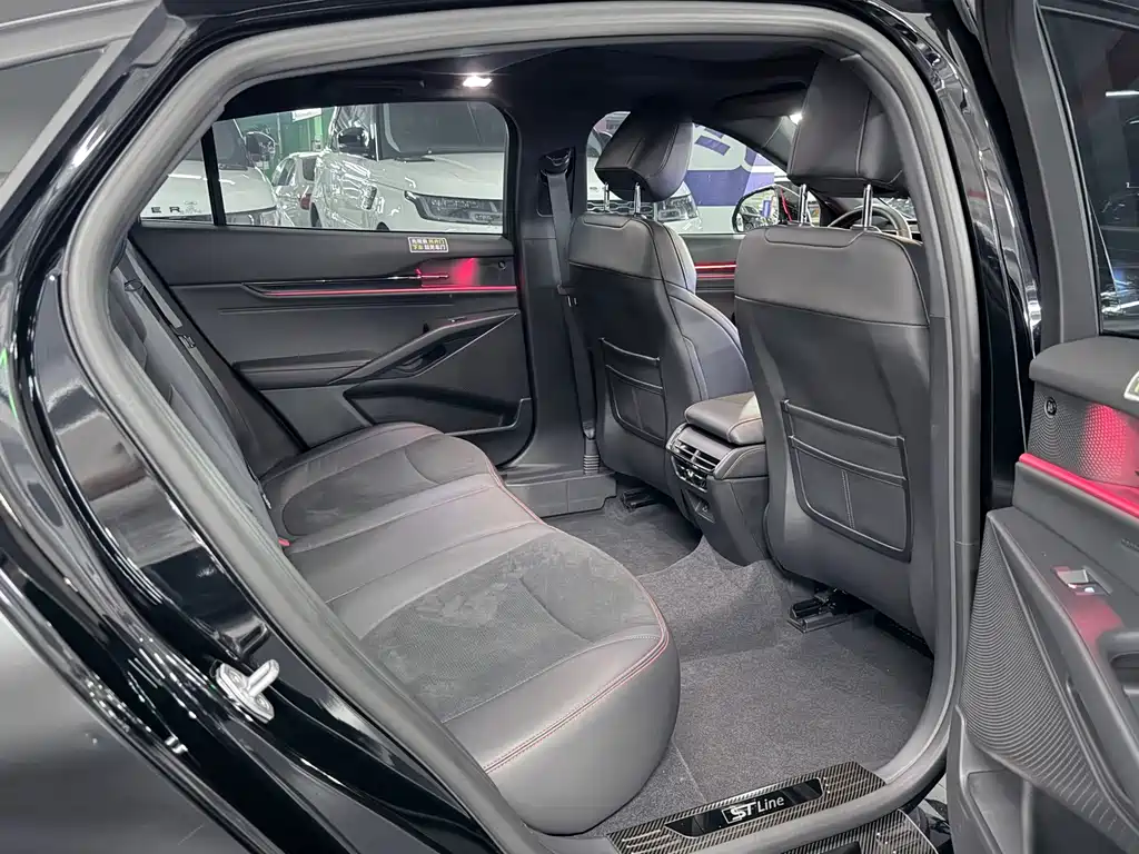 Ford Mondeo 2022 — фото 15