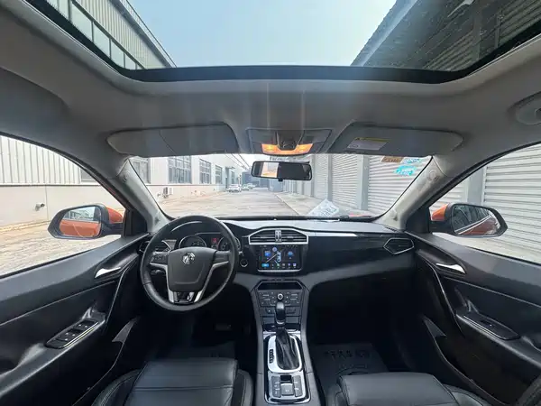 MG GS 2015