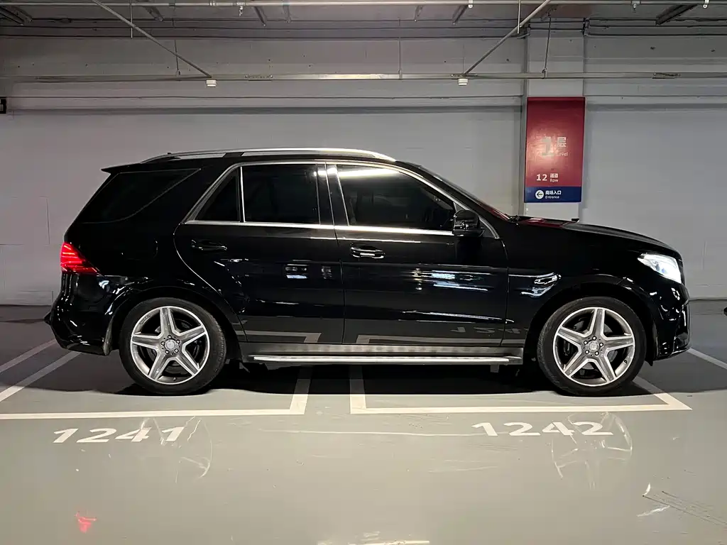 Mercedes-Benz GLE 2016