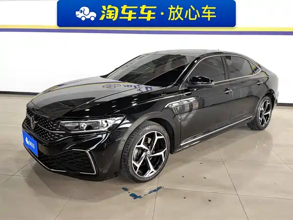 Volkswagen Passat 2023
