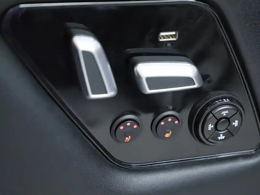 Mercedes-Benz V-Class 2016 — фото 24