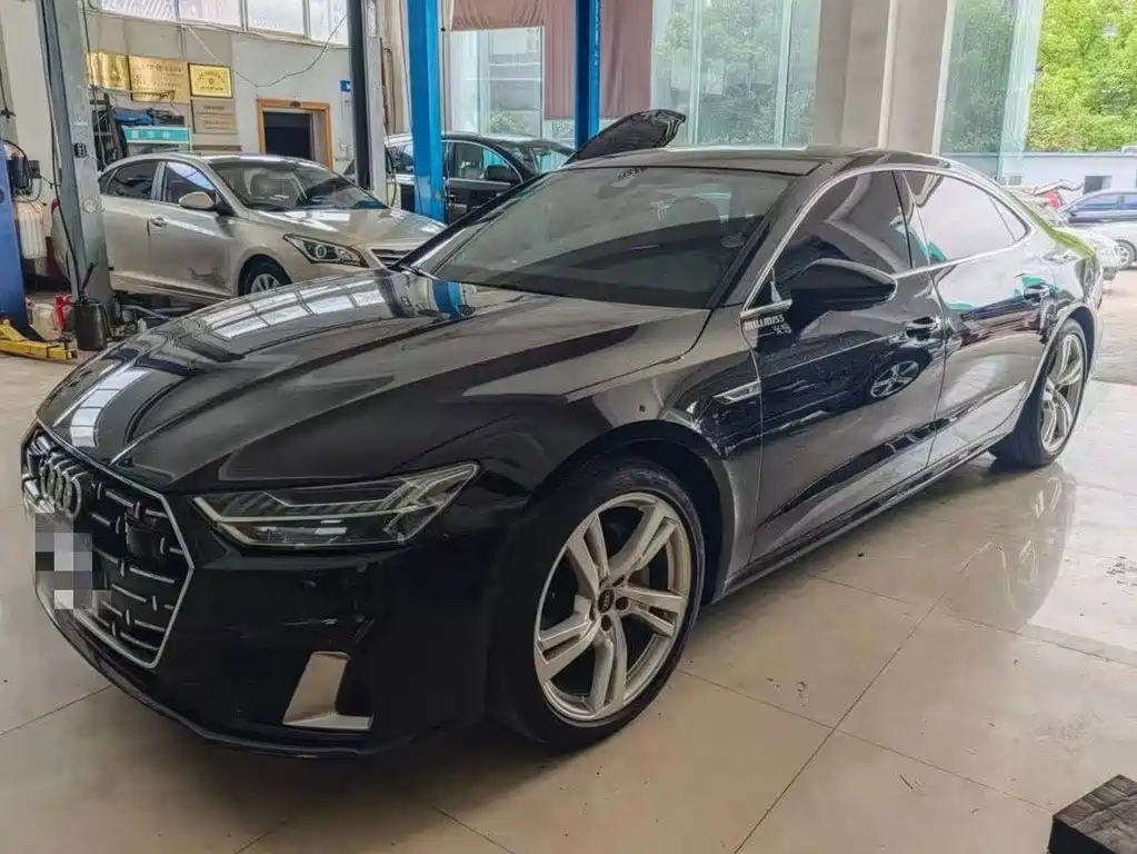 Audi A7L 2024 — фото 1