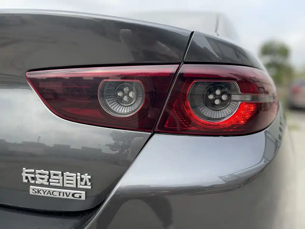 Mazda 3 Axela 2021 — фото 18