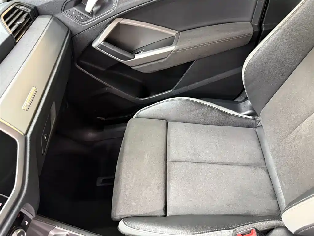 Audi Q3 2023 — фото 13