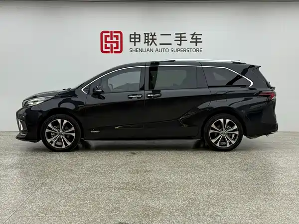 Toyota Granvia 2023