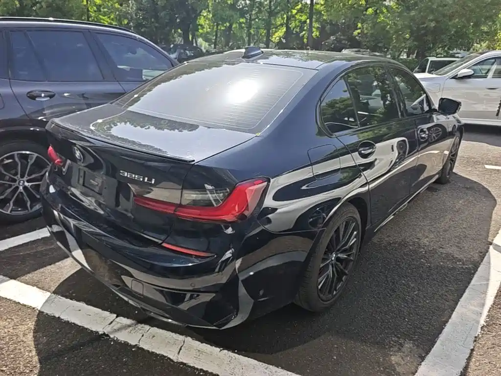 BMW 3 Series 2021