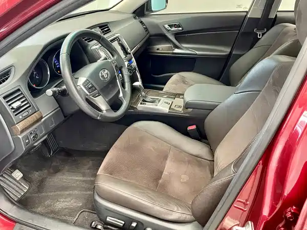 Toyota Reiz 2015