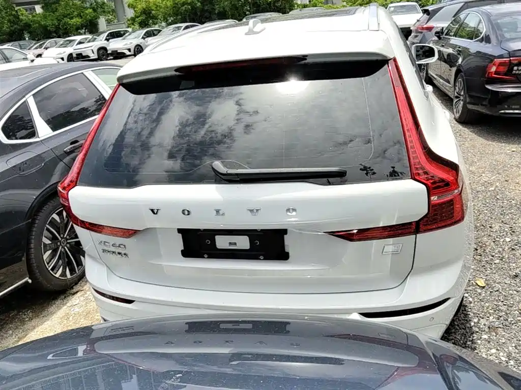 Volvo XC60 PHEV 2021 — фото 6