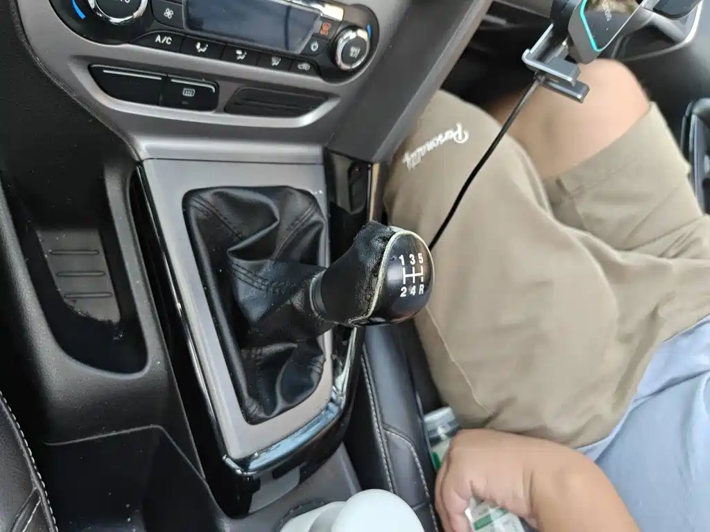 Ford Focus 2015 — фото 15