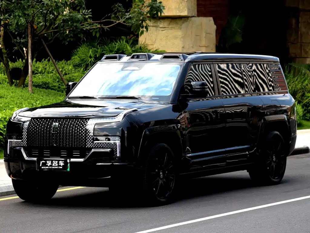 Yangwang U8 L 2026