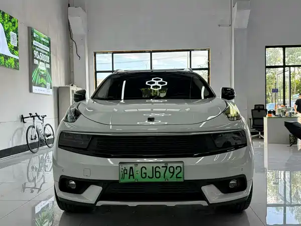 Lynk & Co 01 EM-P 2019
