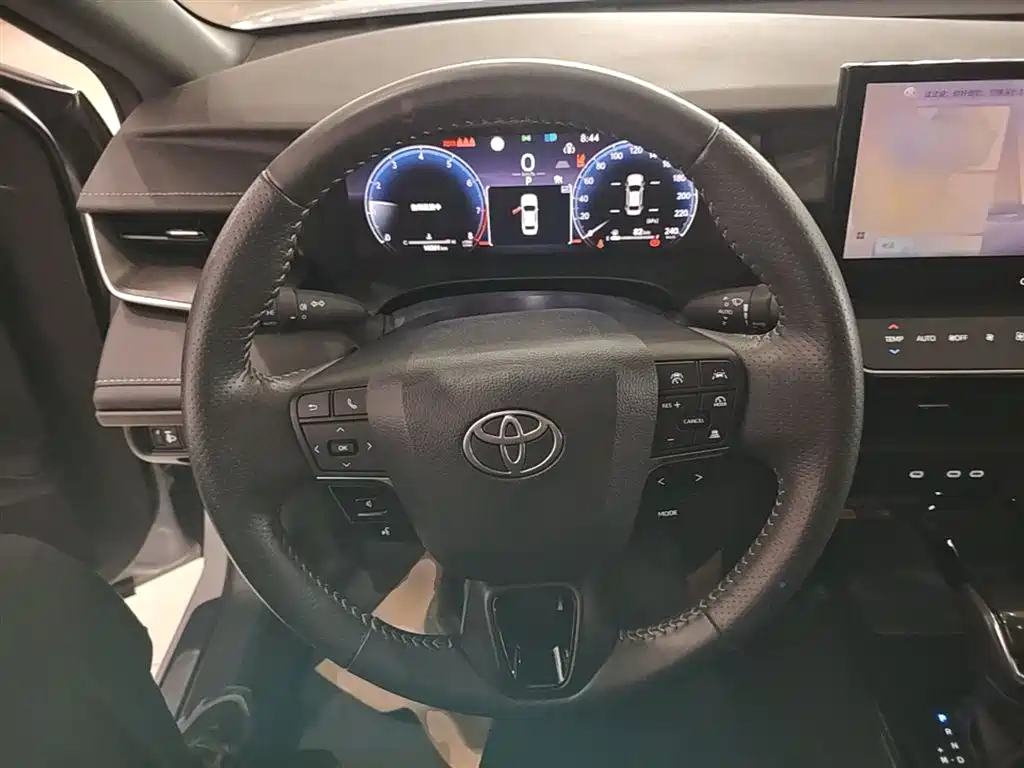 Toyota Camry 2024 — фото 11