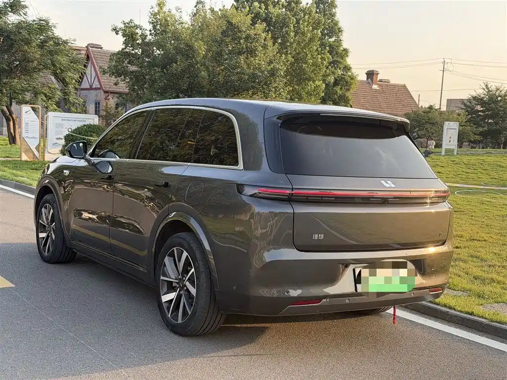 Li Auto Li L8 2024