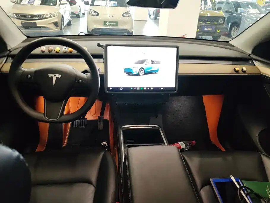 Tesla Model Y 2023 — фото 12