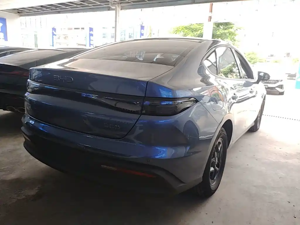 BYD Seal 05 DM-i 2025 — фото 7