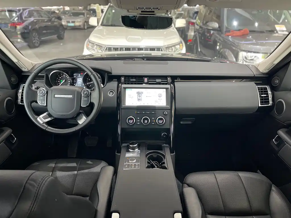Land Rover Discovery 2018 — фото 6
