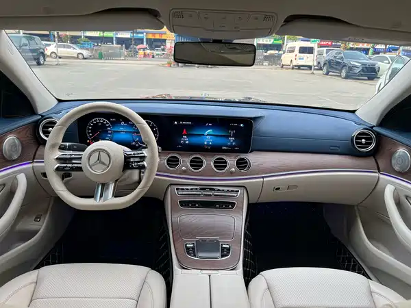 Mercedes-Benz E-Class 2022